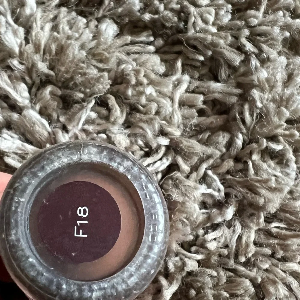 NWT Revolution Conceal & Define Foundation stick